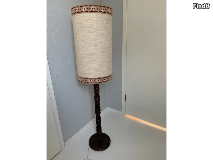 Säljes Retro golvlampa