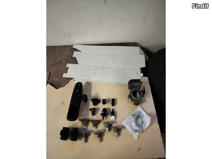 Myydään Kaasuläpäkotelo keskuslukitus moottori