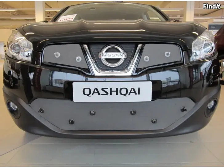 Säljes Nissan Qashqai 2011-2013 grillskydd