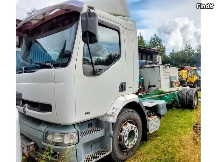 Myydään Renault Predium 250