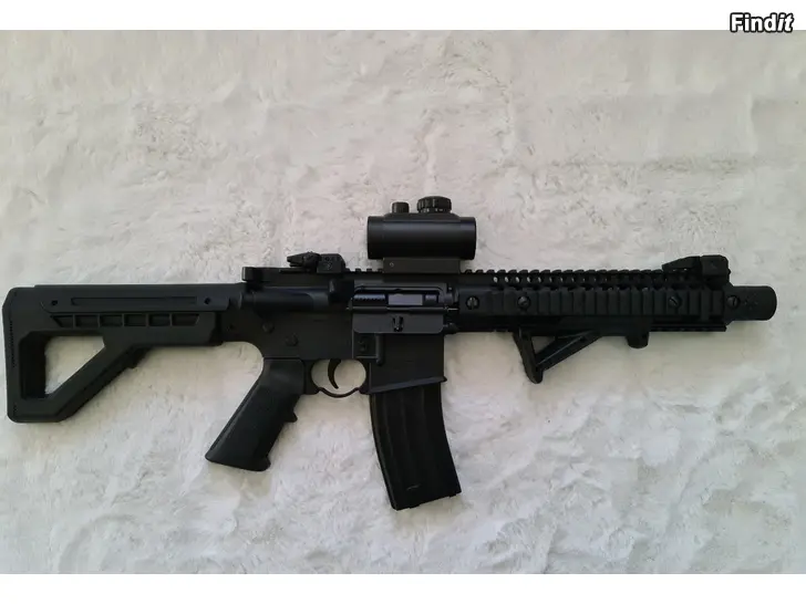 Myydään Crosman DPMS SBR 4,5mm BB CO2 ilmakivääri-Sarjatuli,Blowback+Bushnell 1X4 Punapistetähtäin
