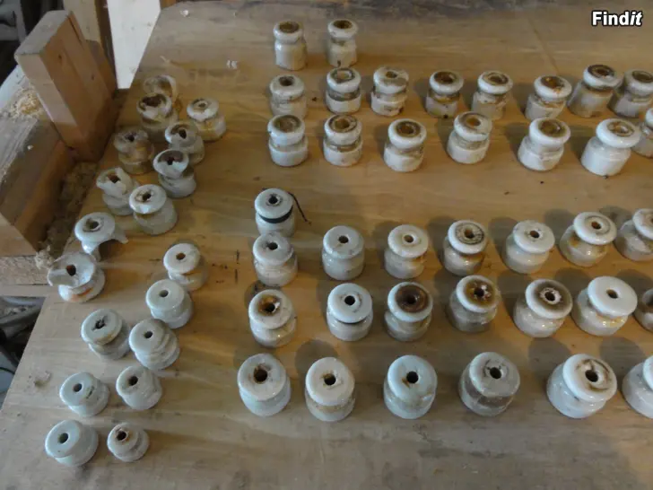 Säljes Porslins isolatorer