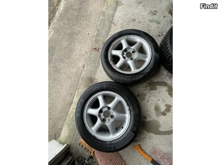 Myydään Säljer två stycken 15-tums Volvofälgar med bultdelning 4x108