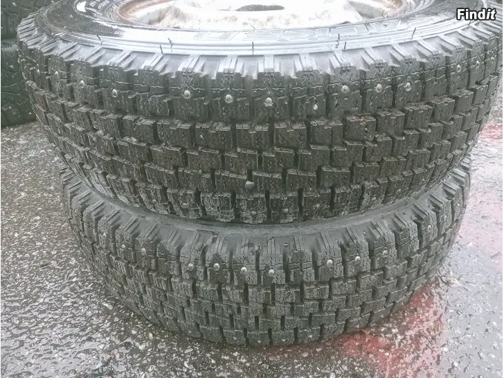 Säljes Nastarenkaat 155/80R12 vanteet 4-100 Nissan