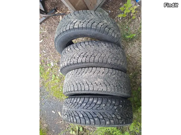 Säljes Vinterdäck 205/65 16c