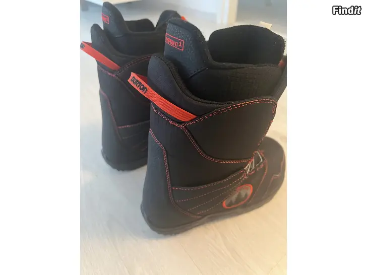 Myydään Burton snowboardskor