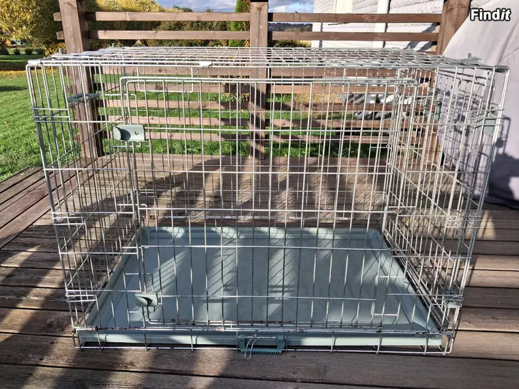 Säljes Rymlig hundbur med 2 dörrar