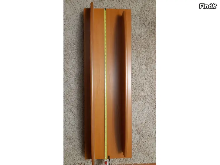 Myydään Hylly ja pieni kaappi