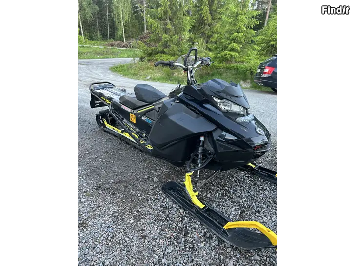 Säljes Ski-doo Summit 850 e-tec