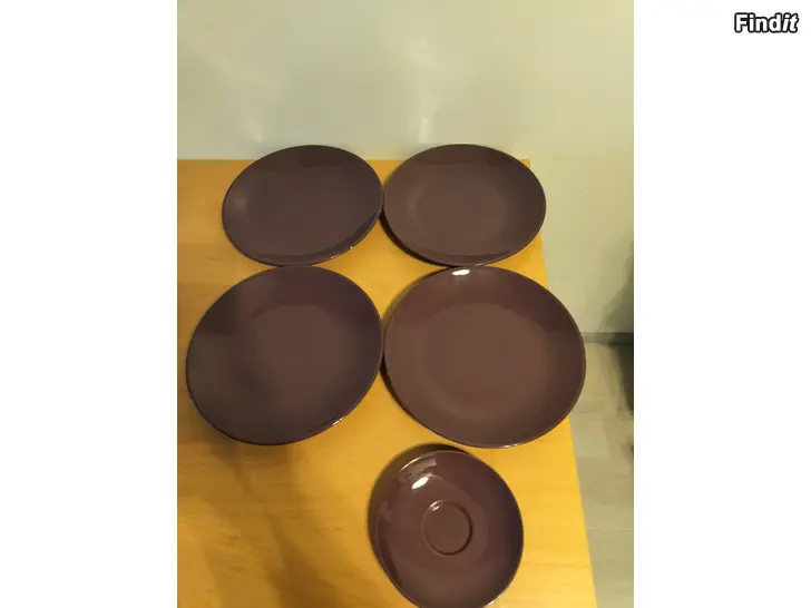 Säljes Matceramica lautaset