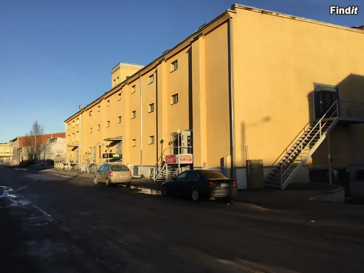 Vuokrataan Myymälä / toimisto 100 m2