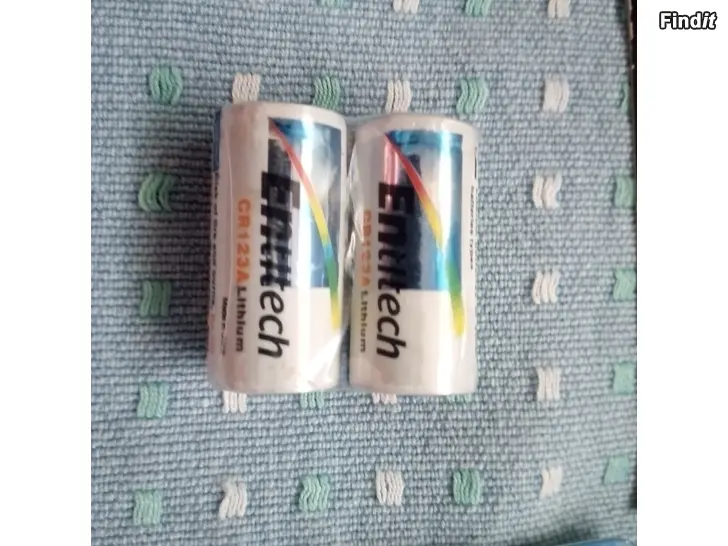 Myydään Pattereita 5 kpl