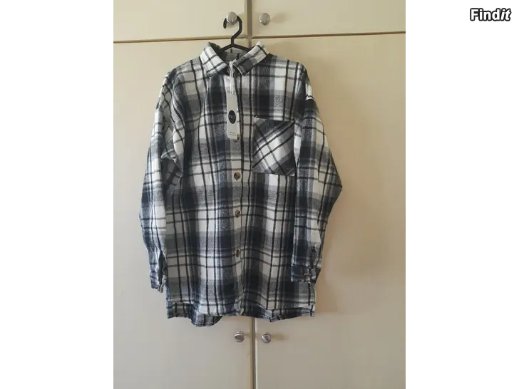 Myydään Uusi paitatakki