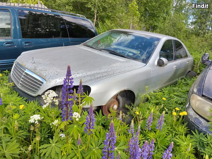 Myydään Mersedes-Benz 320S osina
