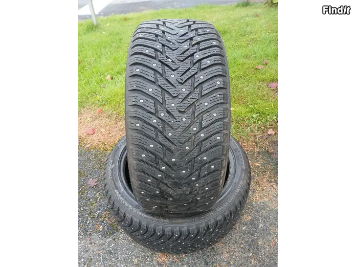 Myydään 245/40 R19 hyvä Nokian nastarengas pari