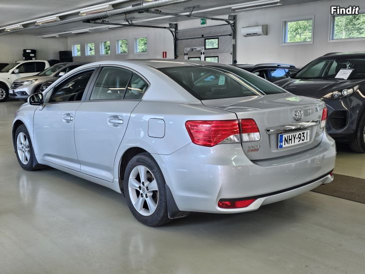 Myydään TOYOTA AVENSIS 1.6 SOL 4d, 196tkm -12