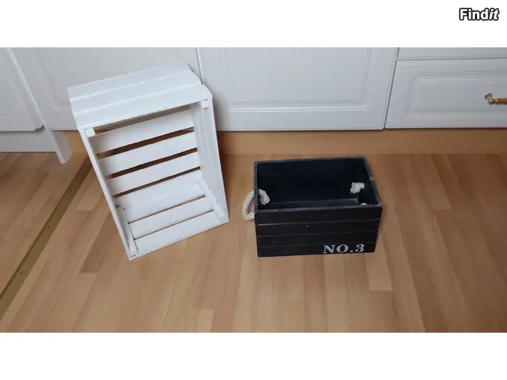 Myydään Puukori 2kpl valkoinen ja musta