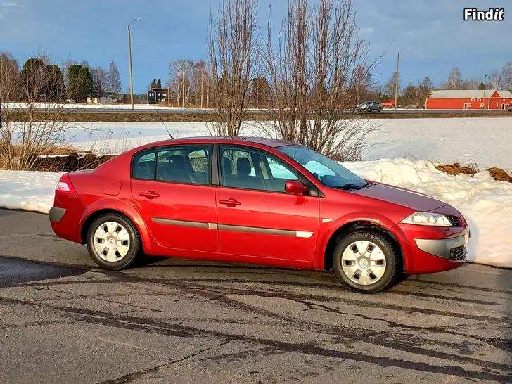 Säljes Renault Megane 1.4 Bensa 4-ov