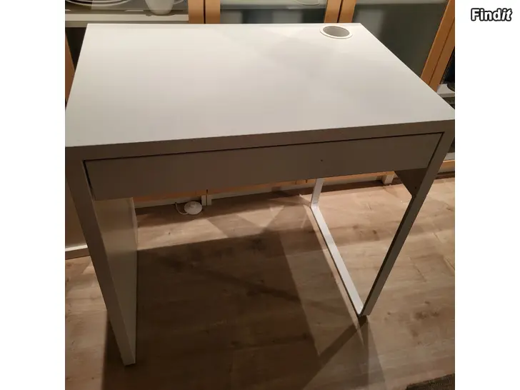 Säljes Skrivbord