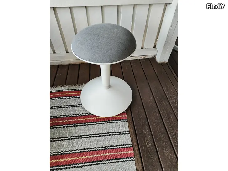 Myydään IKEA NILSERIK ISTUIN