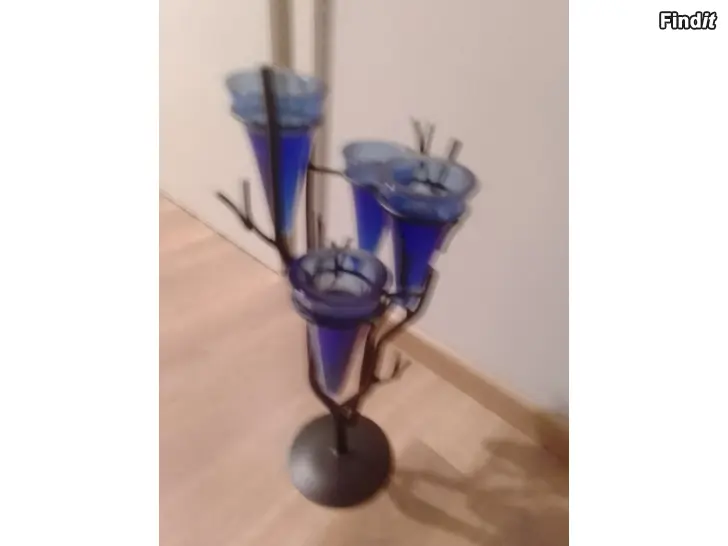 Myydään Kynttelikkö