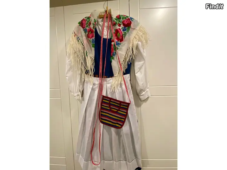 Säljes Purmo folkdräkt