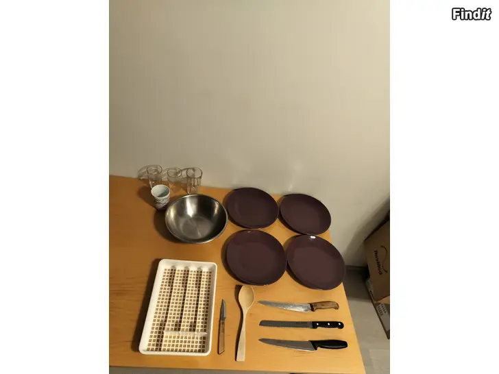 Myydään Keittiötarvikeita lautaset juomalasit