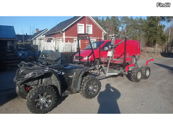 Säljes Fyrhjuling med mycket utrustning