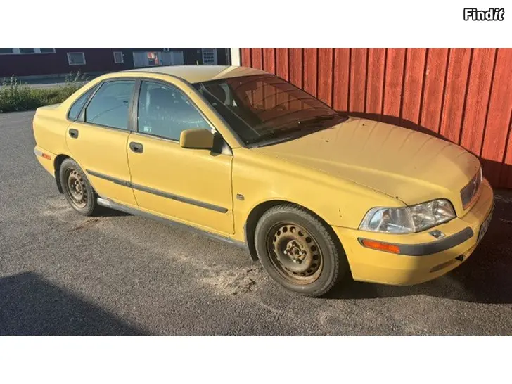 Myydään Volvo S40