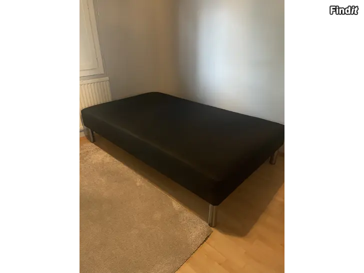 Säljes Säng 120 cm bred