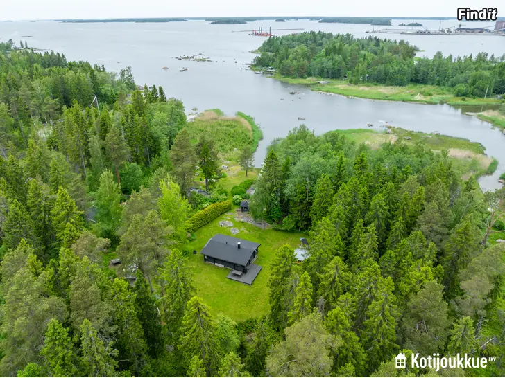 Säljes VISNING Lö 28.6 kl 11-1130  Fritids-stuga 7 km från Vasa. 3r+k