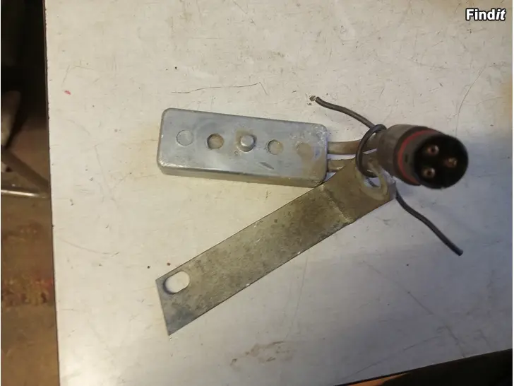 Myydään Defa 4998 moottorilämmitin Nissan 1,6 2013