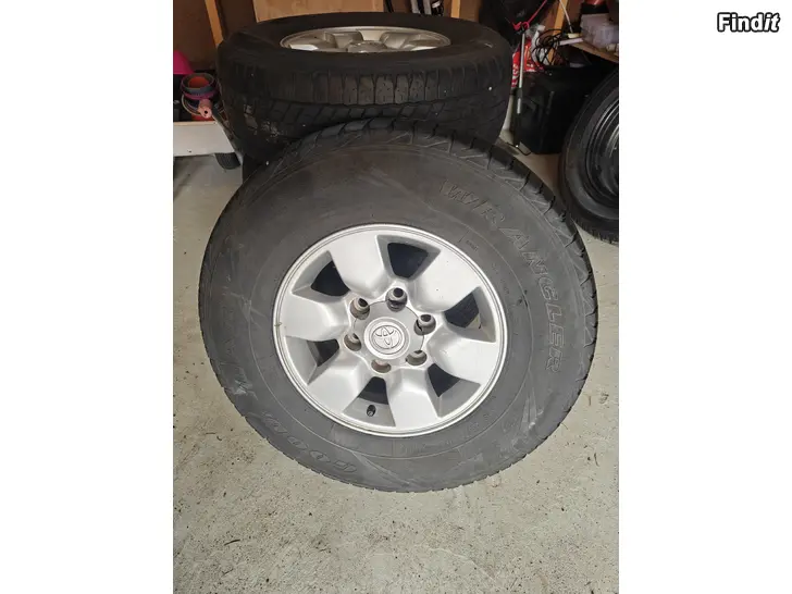 Säljes Sommardäck + fälgar