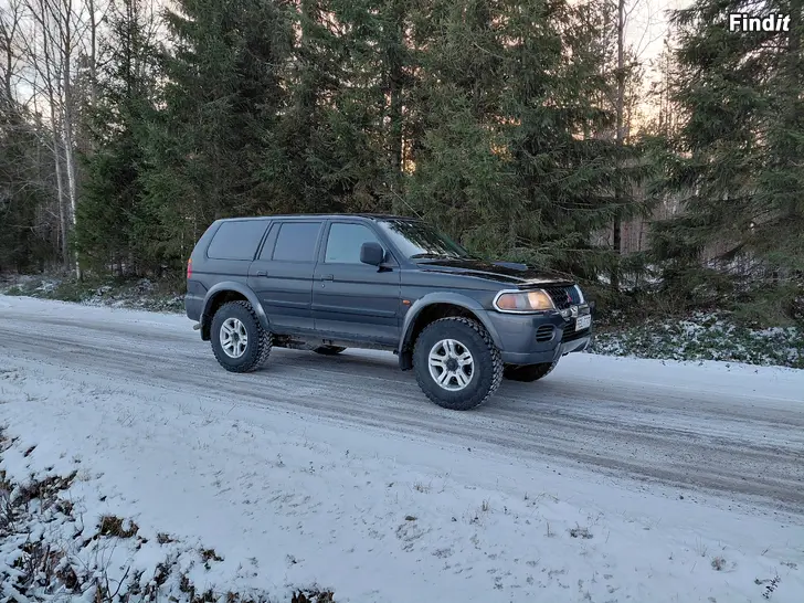 Myydään Mitsubishi pajero sport