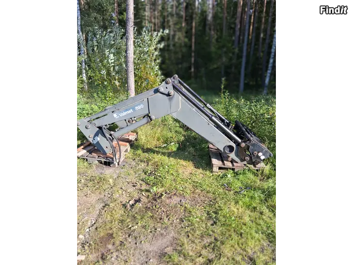 Myydään Quicke 690