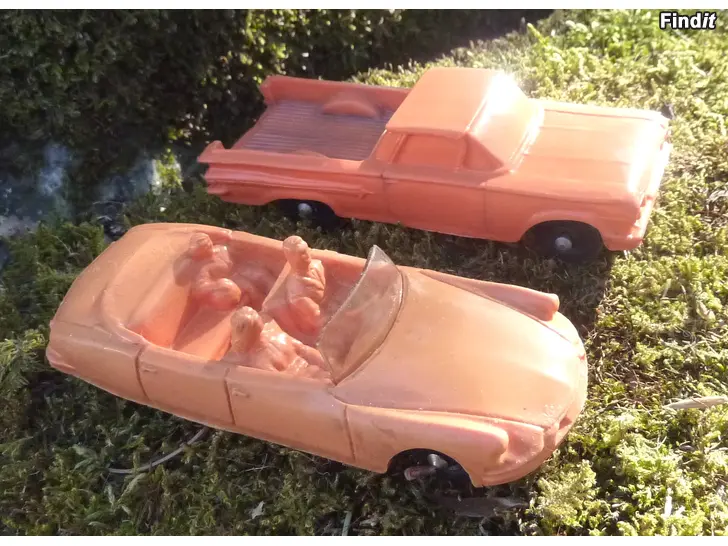 Myydään Tomte vintage muoviautot