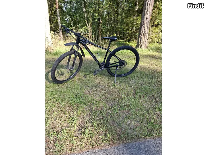 Myydään Storlek M 28 tum. cykel