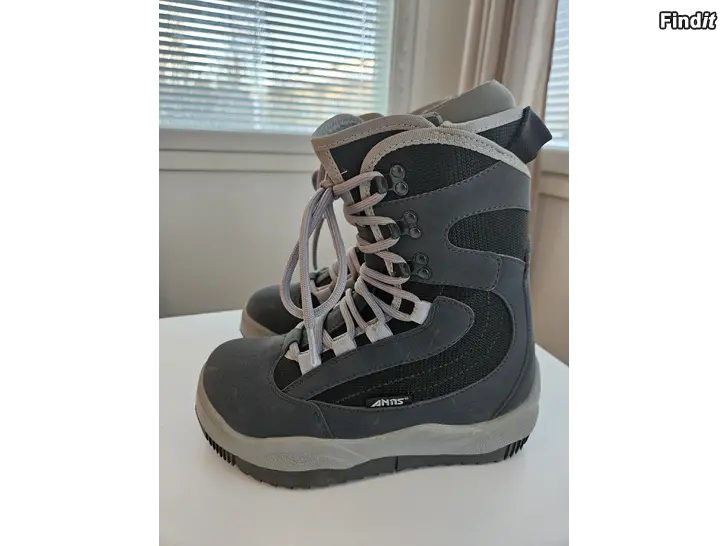 Myydään Snowboardskor Lumilautamonot