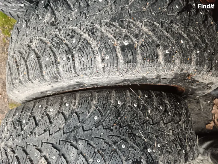 Säljes 2 vinterdäck 185/65/15