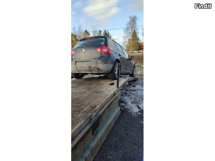 Myydään Romu autoja