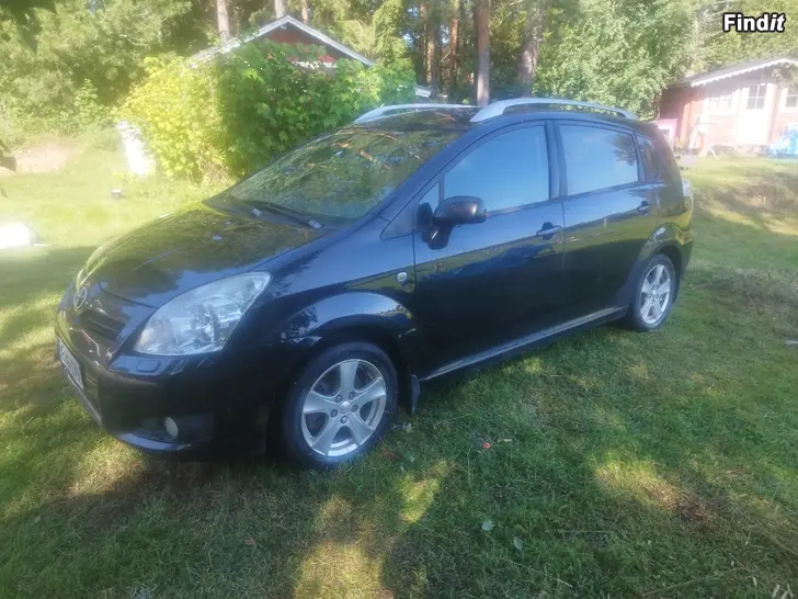 Säljes Toyota Corolla Verso 2,2 D-4D -08