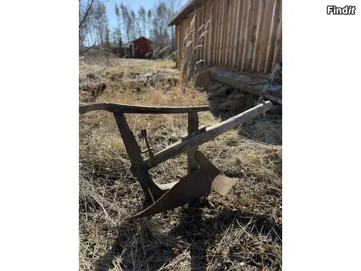 Säljes Gammal plog
