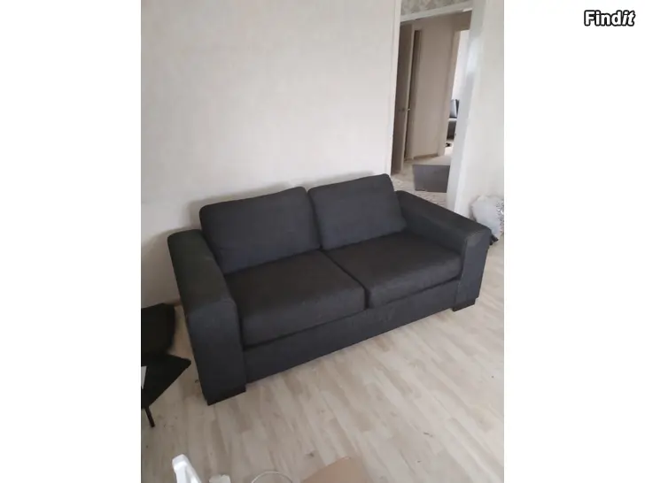 Myydään Soffa 2-3 personers - Sohva 2-3 hlö