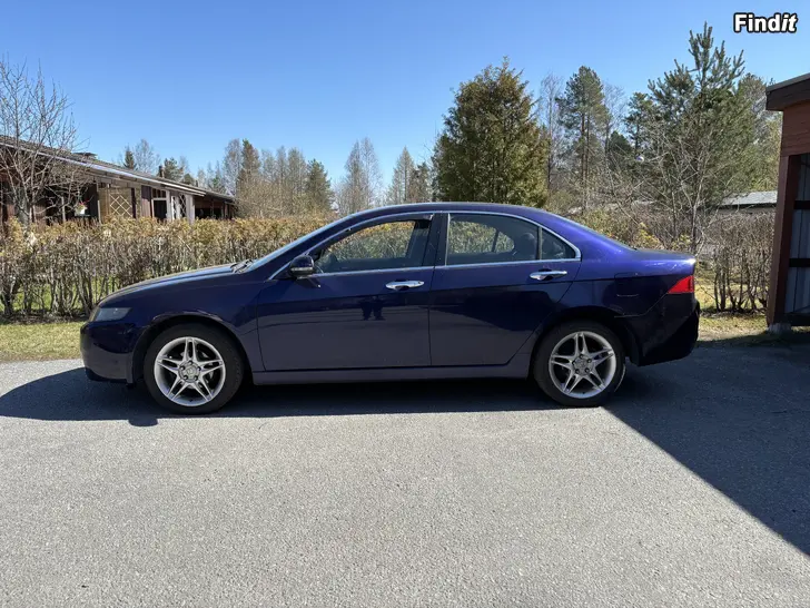 Myydään Honda Accord