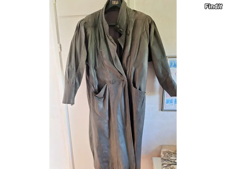 Myydään Retro damkläder