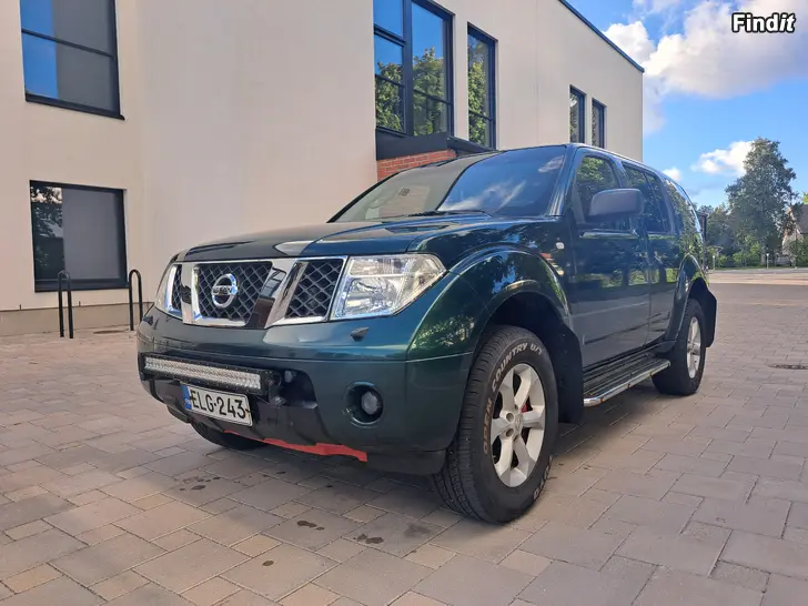 Myydään Nissan Pathfinder 2.5 Dci 128kw 4x4 Man / Vetokoukku / 2x Renkaat / Ilmastointi / 