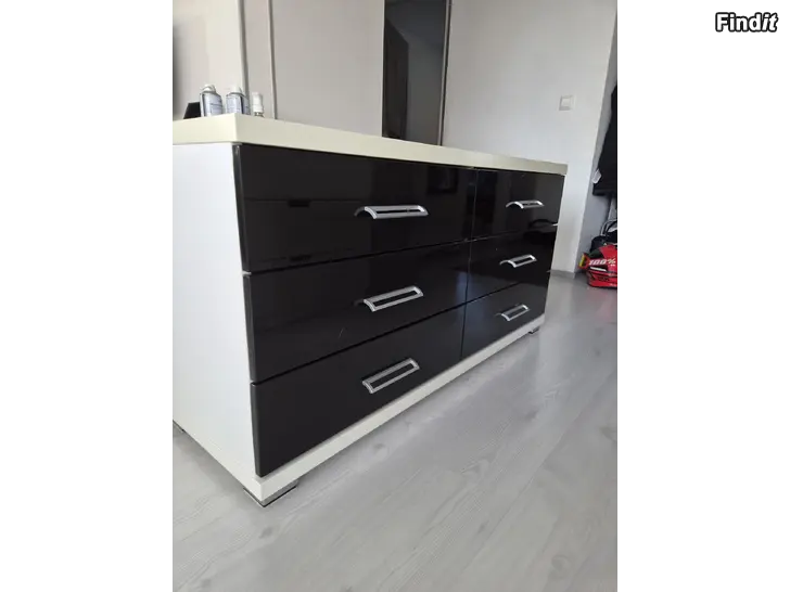 Myydään Hiipakka Vuono lipasto