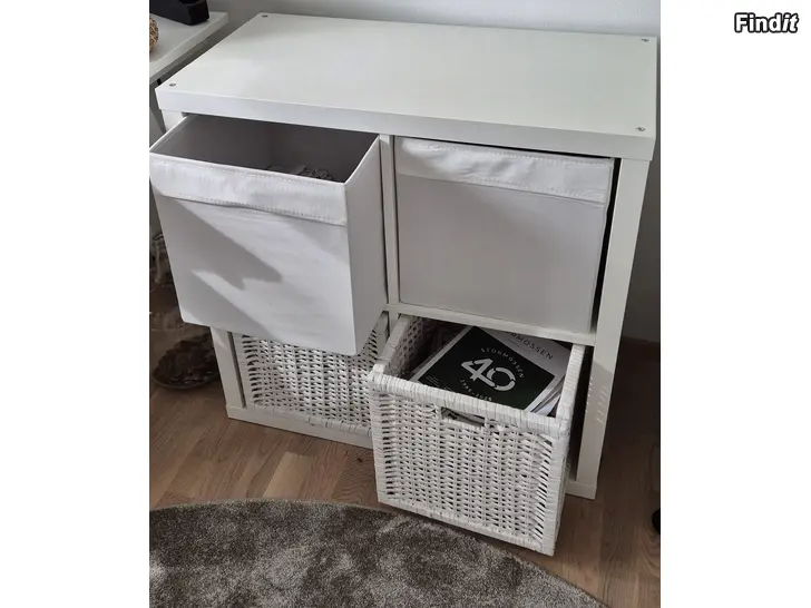 Säljes Säljes Ikea Kallax hylla + korgar