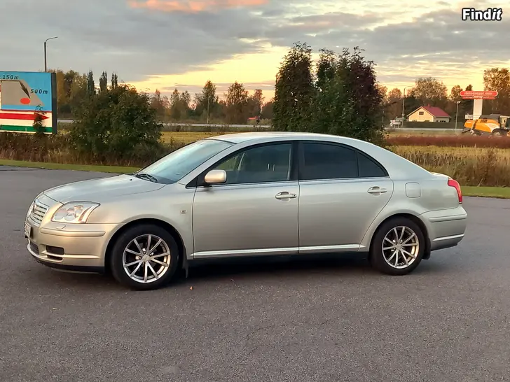 Myydään Toyota Avensis 1.6 Terra MM 2005 Edition 5-ov