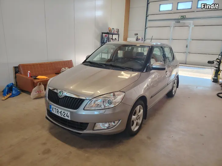 Säljes Skoda fabia 1.2 bensin 2012